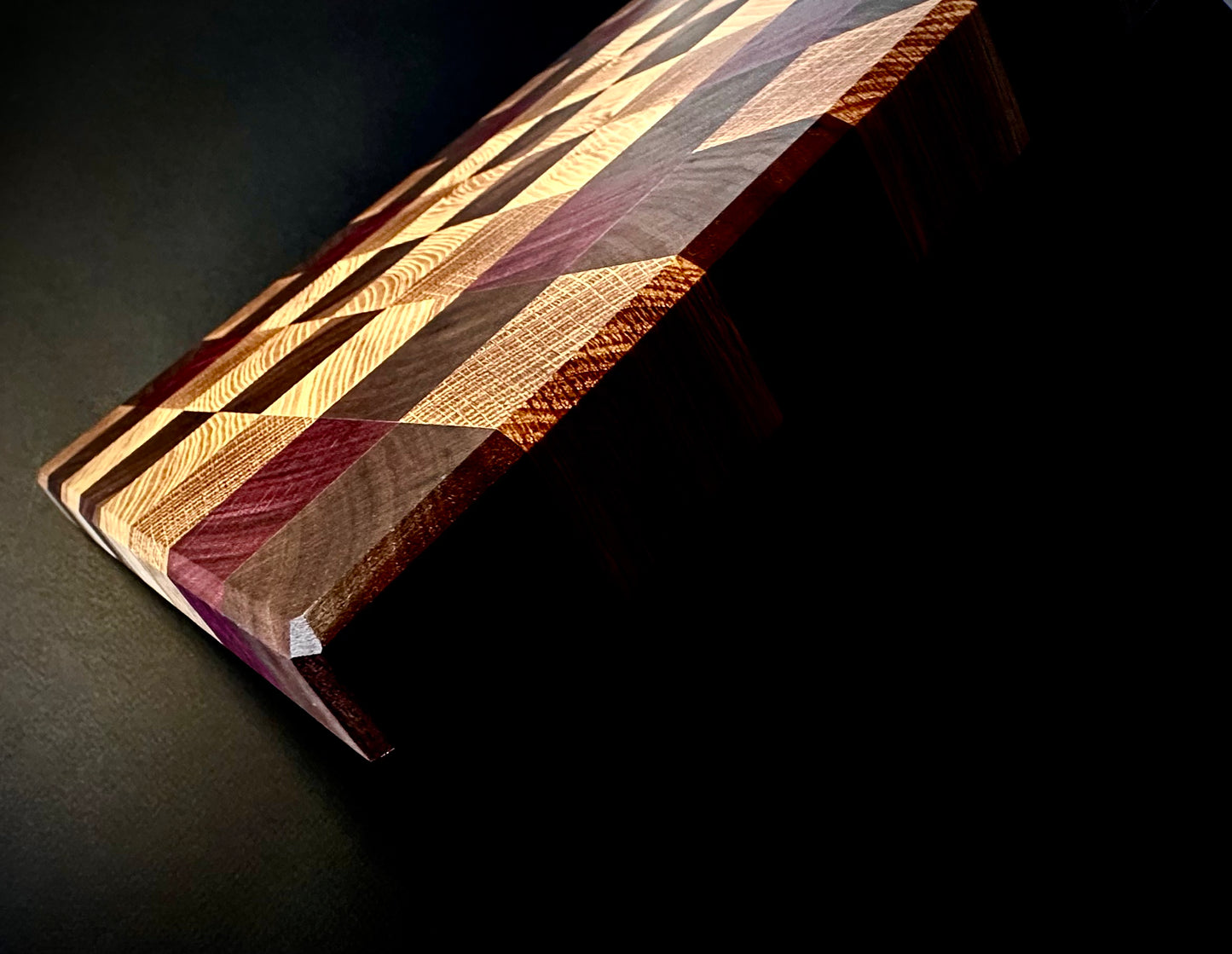 End-grain cutting board